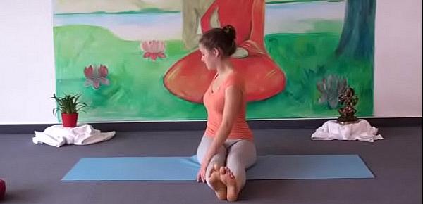  Yoga for Complete Beginners -  Yoga Class 20 Minutes